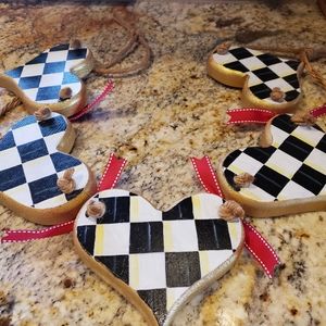 Checkered heart garland